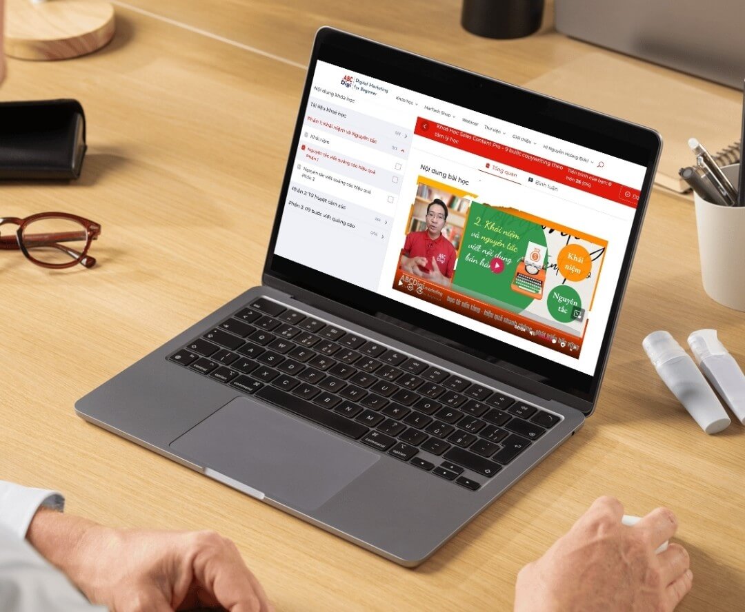 Facebook Ads - 12 hoc digital marketing tren abcdigi 1 1